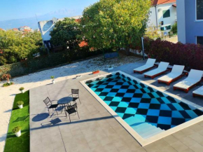 Holiday Home Nino with amazing swimming pool